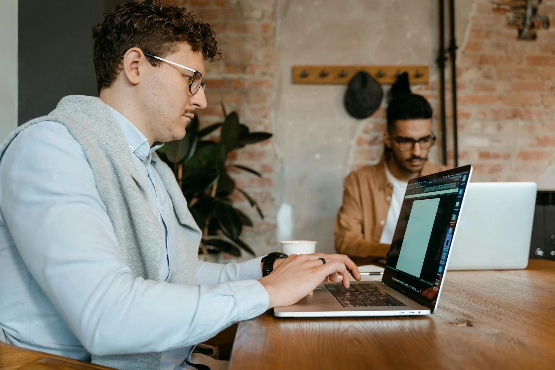 No Experience? Start Freelancing in 2025: Step-by-Step Guide for Beginners [Updated]