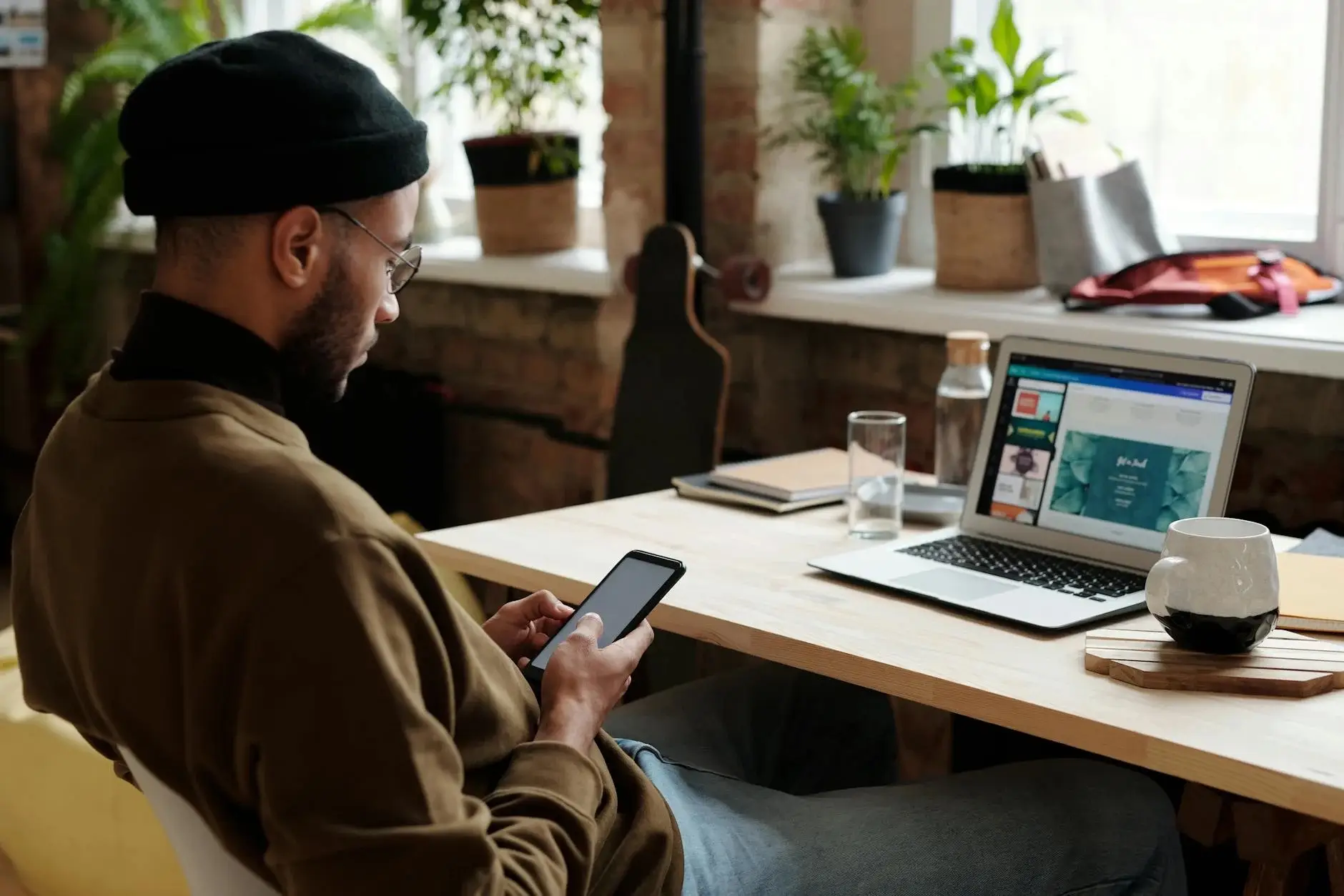 Common Freelance Mistakes That Cost Beginners Money [2025 Guide]