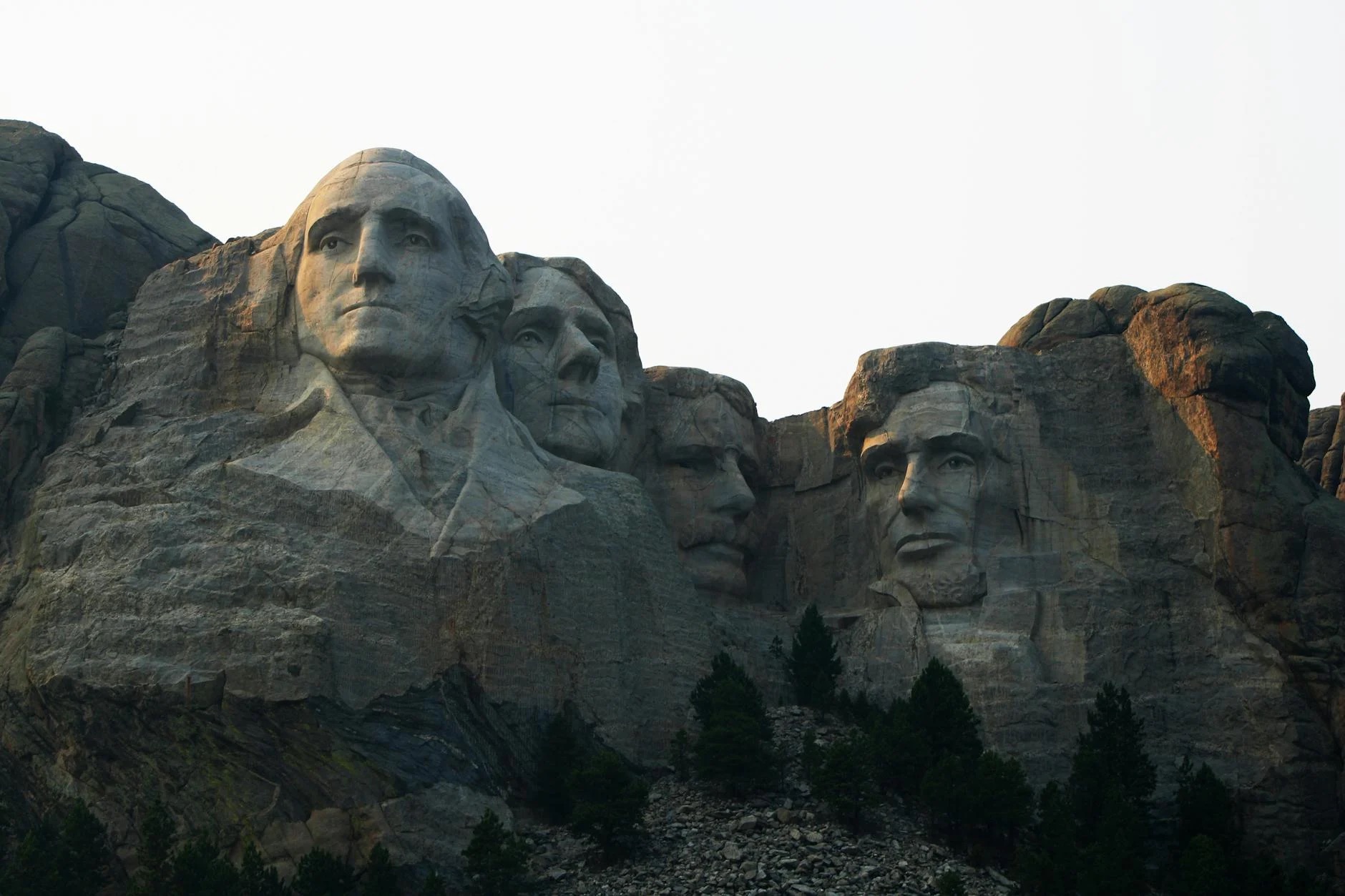 Mount Rushmore: History, Artistry, Controversy, and Visiting Tips [2025 Guide]